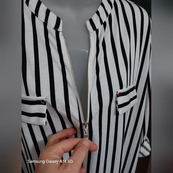 Black/White Striped Blouse, Zip Front Roll Tab Sleeves 3XL - Picture 5 of 13